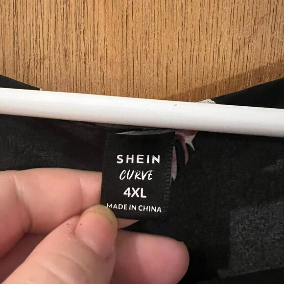 Size 4XL - Shein - Black Pullover Blouse w/Feather Design - Picture 6 of 6